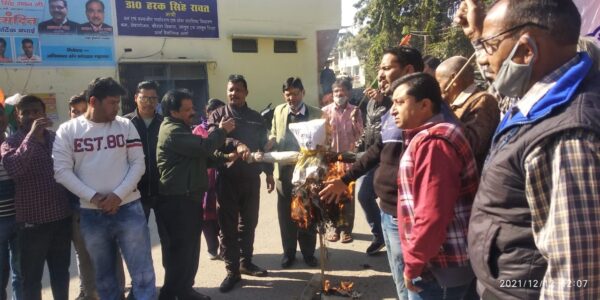 झूठे आंकडे प्रस्तुत करने पर भड़के कांग्रेसी