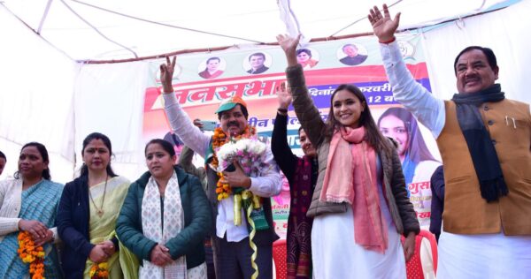 अनुकृति के समर्थन में आये कांग्रेस के दिग्गज, लोगों से मांगा अनुकृति के लिए आशीर्वाद