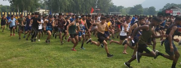 अग्निवीर भर्ती परीक्षा के पहले दिन युवाओं ने जमकर बहाया पसीना