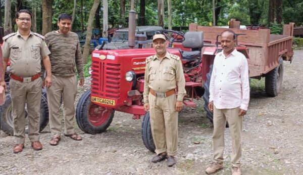 36 घंटे में वन विभाग ने पकड़े अवैध खनन के 3 टैक्टर