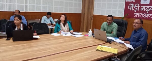 औधोगिक क्षेत्र में उद्योगों से संबंधित सभी तरह के सुधारात्मक कार्य समय पर हों पूर्ण – डीएम