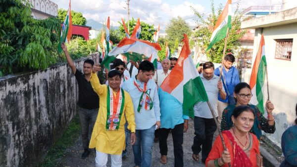 भारत तिब्बत सहयोग मंच ने निकाली तिरंगा यात्रा