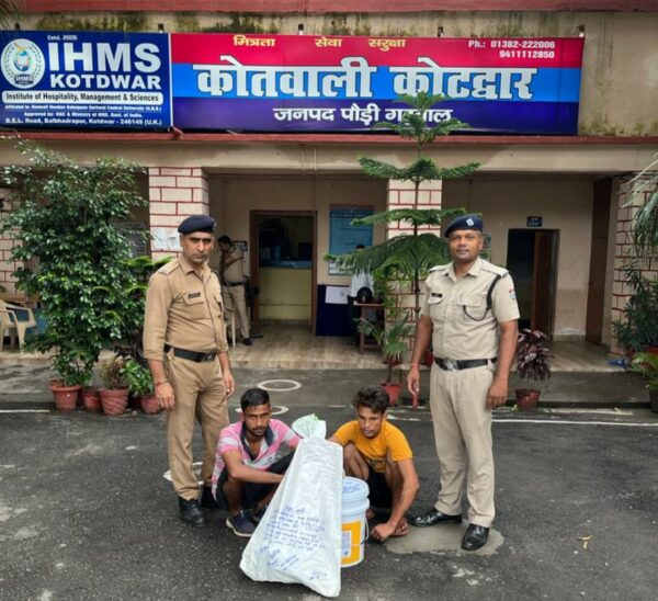 शहर में हुई दो चोरियों के मामले में 2 अभियुक्त गिरफ्तार