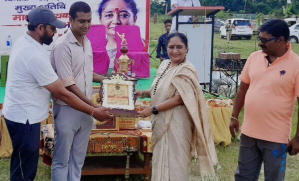 स्व.सुधा सती मेमोरियल क्रिकेट टूर्नामेंट का हुआ उद्घाटन