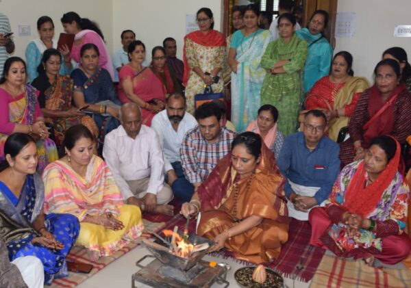 विधानसभा अध्यक्ष ने कैंप कार्यालय का हवन यज्ञ के साथ किया शुभारंभ