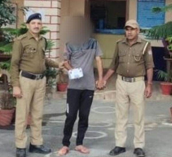 पुलिस ने मोबाईल चोर को किया गिरफ्तार