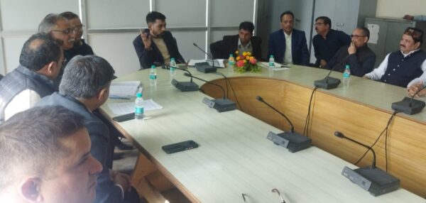 डीएम ने की औद्यौगिक माहौल स्थापित करने की अपील