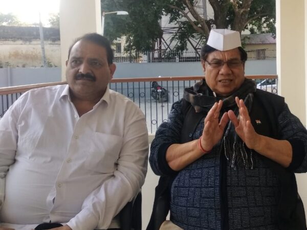 पीडब्ल्यूडी रेस्ट हाउस कोटद्वार को कार्यालय बनाए जाने पर धीरेंद्र प्रताप ने किया सत्याग्रह
