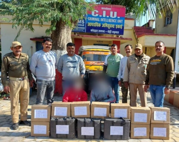 10 पेटी अवैध अंग्रेजी शराब के साथ 02 अभियुक्त गिरफ्तार