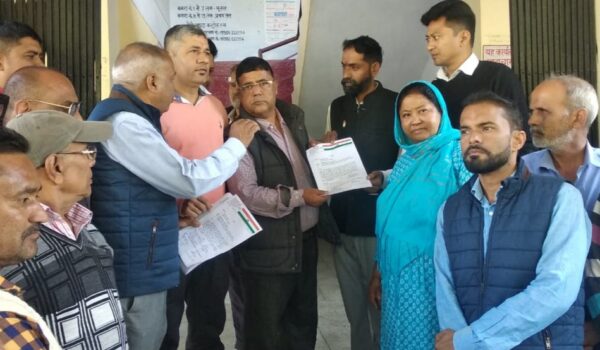 कांग्रेस ने मालन नदी में रेत- बजरी चुगान के लिए राज्यपाल को भेजा ज्ञापन