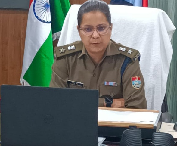 एसएसपी पौड़ी ने वीसी के माध्यम से की सीओं के साथ बैठक