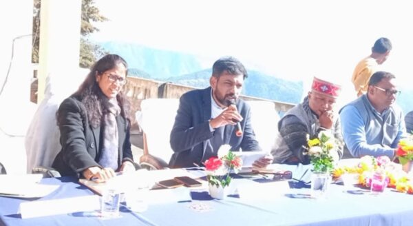 क्षेत्रिय विधायक व जिलाधिकारी की अध्यक्षता में लगा धुमाकोट में बहुउद्देश्यीय शिविर