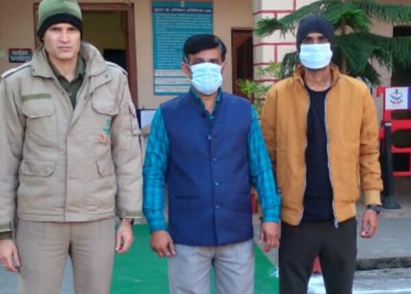 चर्च रोड व सिम्बलचौड़ से 02 सट्टा अभियुक्त गिरफ्तार