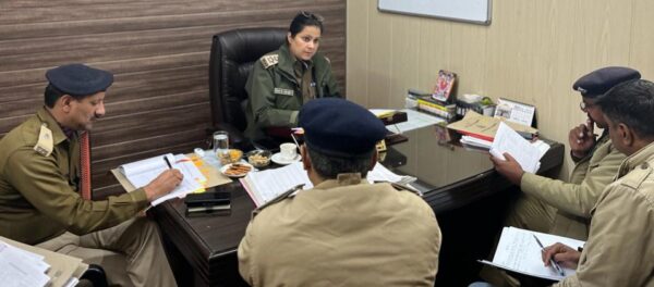 पौड़ी कप्तान ने की लम्बित विवेचनाओं की समीक्षा, लापरवाही विवेचक होंगें दण्डित, उत्कृष्ट विवेचक होंगे पुरूष्कृत