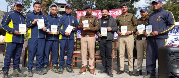 पौड़ी पुलिस ने एनसीसी कैडेटों को सड़क सुरक्षा सप्ताह के तहत किया जागरूक