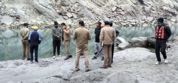 देवप्रयाग में गंगा नदी में डूबे 2 नाबालिग, रेस्क्यू ऑपरेशन जारी