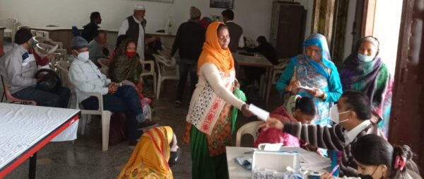 रोटरी क्लब के नेत्र जांच शिविर में 82 मरीजों का हुआ परीक्षण