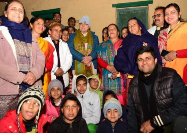 मुख्यमंत्री धामी ने होम स्टे में किया रात्रि विश्राम