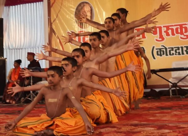 वैदिक आश्रम गुरुकुल महाविद्यालय के स्वर्ण जयंती समारोह के दूसरे दिन मंगलेश डंगवाल के गीतों ने बाँधा समा