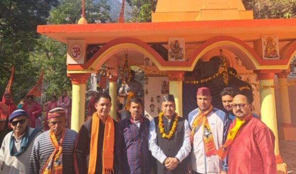 ब्लाॅक प्रमुख द्वारीखाल ने महाशिवरात्रि के अवसर पर चाॅदपुर काटल में किया प्रतिभाग
