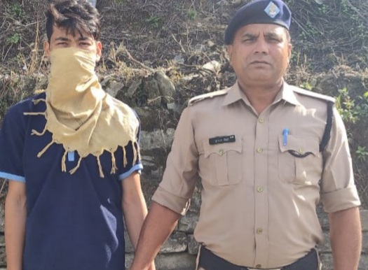 पौड़ी पुलिस ने एनडीपीएस में वाँछित वारण्टी को गौतमबुद्ध नगर से किया गिरफ्तार
