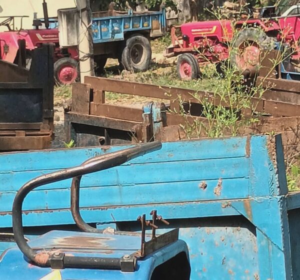कोटद्वार रेंज कार्यालय ने 45 टैक्टर ट्रॉलियों में जमवाई घास