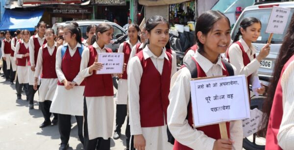 नशे से जागरुकता पखवाड़ा के अन्तर्गत पौड़ी पुलिस ने चलाया जागरुकता अभियान