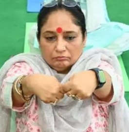 योग दिवस पर विधानसभा अध्यक्ष ने विधानसभा भवन में किया योगाभ्यास