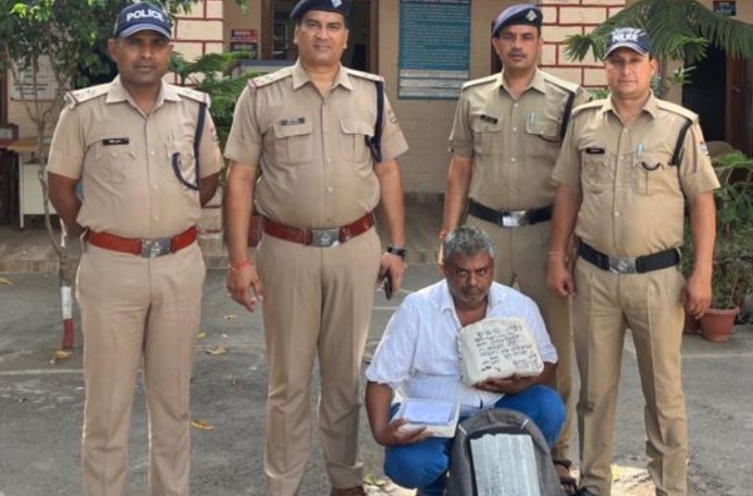 तमिलनाडु का टप्पेबाज चढ़ा पुलिस के हत्थे, 26 मोबाइल फोन हुए बरामद