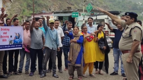थलीसैंण व रिखणीखाल में लोगों को नशे के दुष्प्रभावों के प्रति किया गया जागरूक