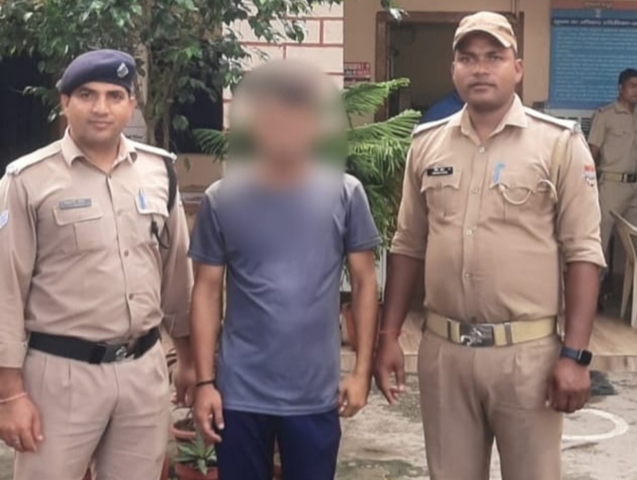 शराब तस्करी में 6 वर्षों से फरार चल रहा वारण्टी गिरफ्तार