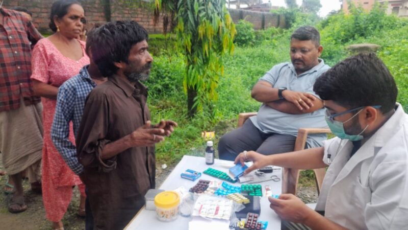 काशीरामपुर स्लम बस्ती के बेघर लोगों के लिए देवदूत बन रही प्रोजेक्ट हेल्प इंडिया संस्था