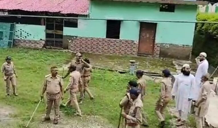 अवैध अतिक्रमण पर वन विभाग का चला जेसीबी