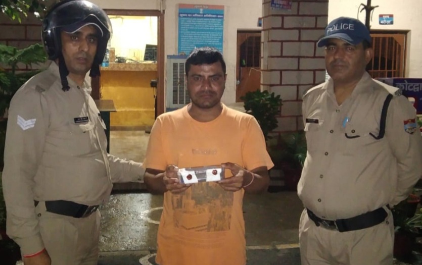 सट्टा लगाते हुए एक गिरफ्तार, 4250 रुपये बरामद