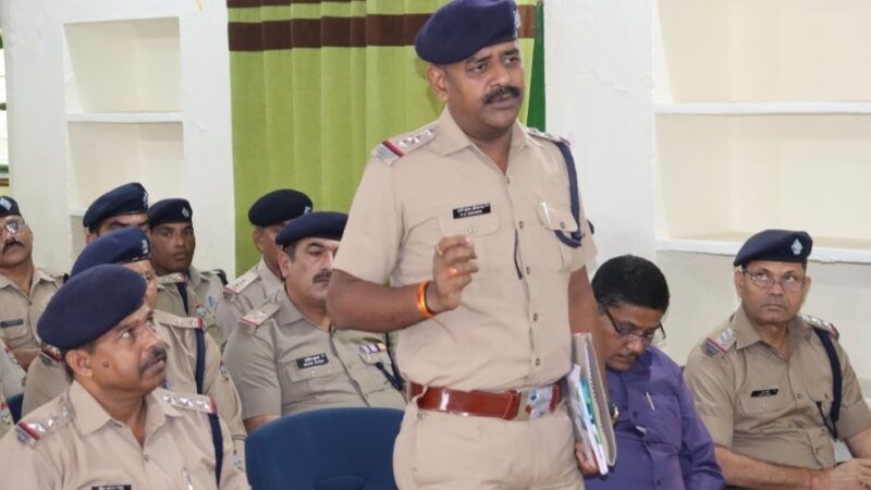 एसएसपी पौड़ी ने की जिला स्तरीय क्राइम मीटिंग की समीक्षा, उत्कृष्ट कार्य करने वाले 14 पुलिस कर्मी हुये सम्मानित