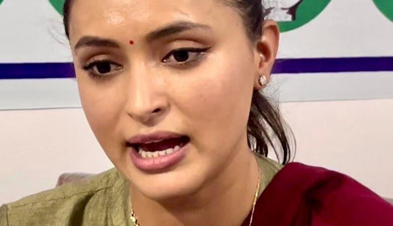 कार्बेट नेशनल पार्क के आस-पास के ग्रामीणों का 20 लाख का बीमा कराए सरकार- अनुकृति