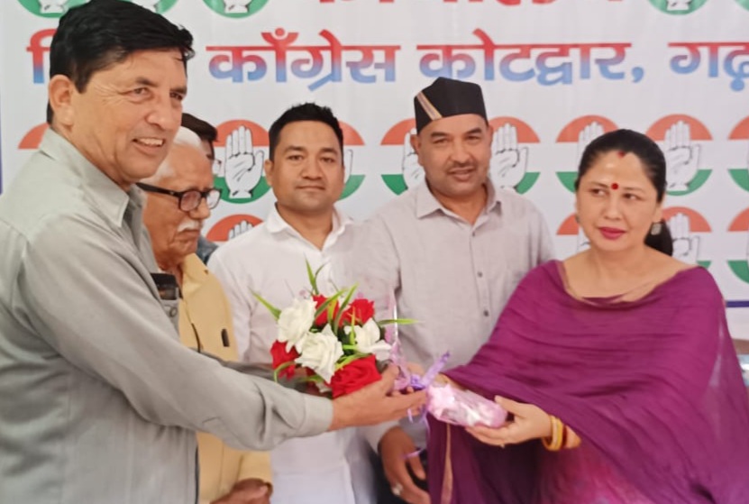 कांग्रेस कार्यालय में नवनियुक्त पदाधिकारियों का हुआ स्वागत