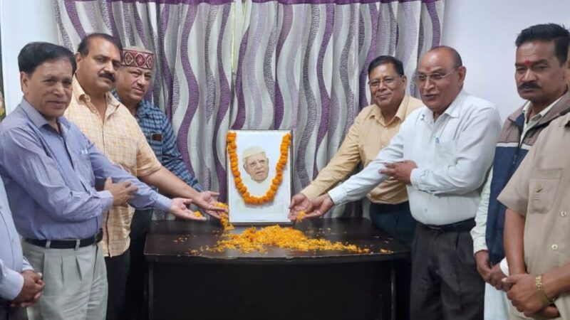 कांग्रेस ने पूर्व मुख्यमंत्री तिवारी को किया याद
