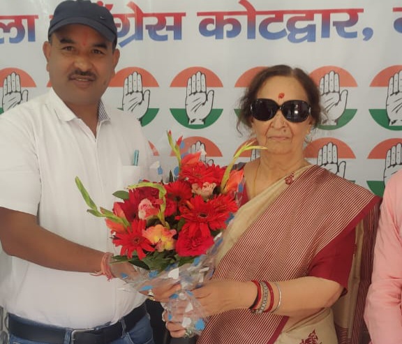कांग्रेस की पूर्व प्रदेश उपाध्यक्ष रूपन नेगी ने नवनियुक्त पदाधिकारियों को बाँटे नियुक्ति पत्र