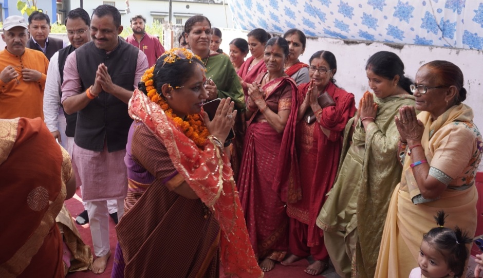 विधानसभा अध्यक्ष ने अष्टमी के शुभ पर्व पर विधि-विधान से किया कन्या-पूजन