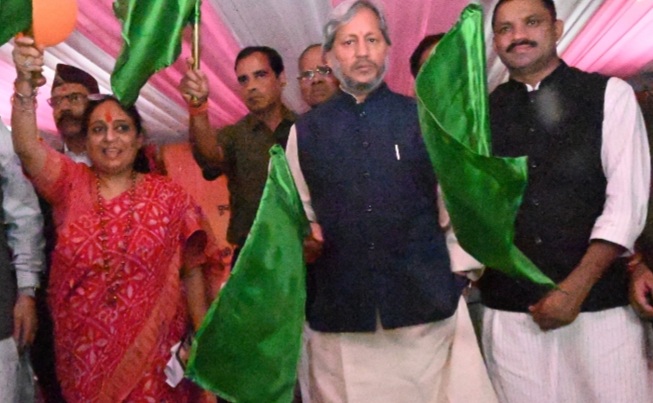 कोटद्वार -दिल्ली के बीच चलने वाली नई रेल गाड़ी का हुआ शुभारंभ