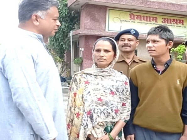पौड़ी पुलिस ने गाजियाबाद के परिवार को लौटाई खुशियां