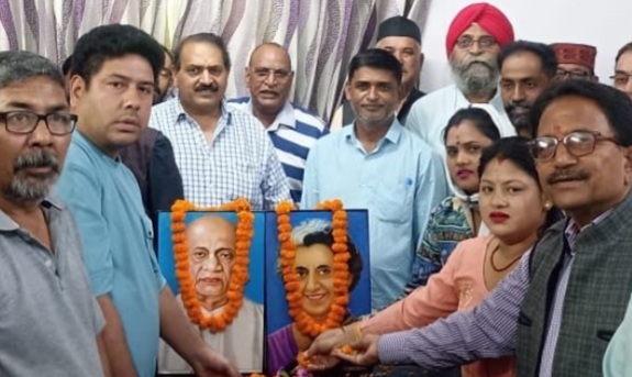 नगर कांग्रेस ने इन्दिरा व पटेल को किया याद