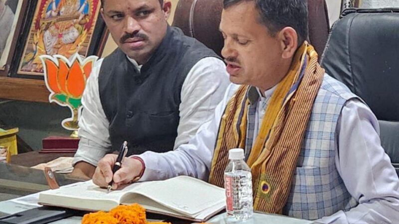 निवेशक समिट से बेरोजगारों को मिलेगा रोजगार- आदित्य कोठारी