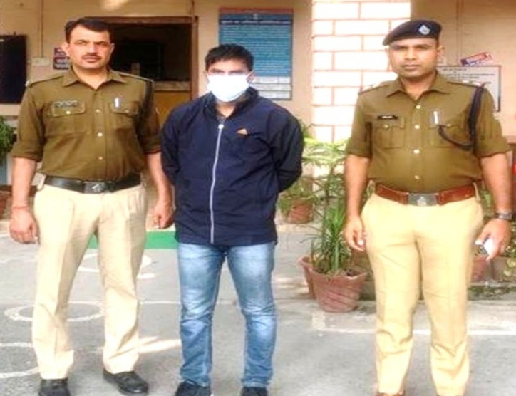 युवती का पीछा करते हुये घर में घुसकर मारपीट करने वाला अभियुक्त गिरफ्तार
