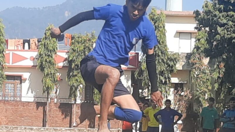 तरुण ने लगाई सबसे लंबी कूद, क्रैडल में हुआ वार्षिक खेल सप्ताह का समापन
