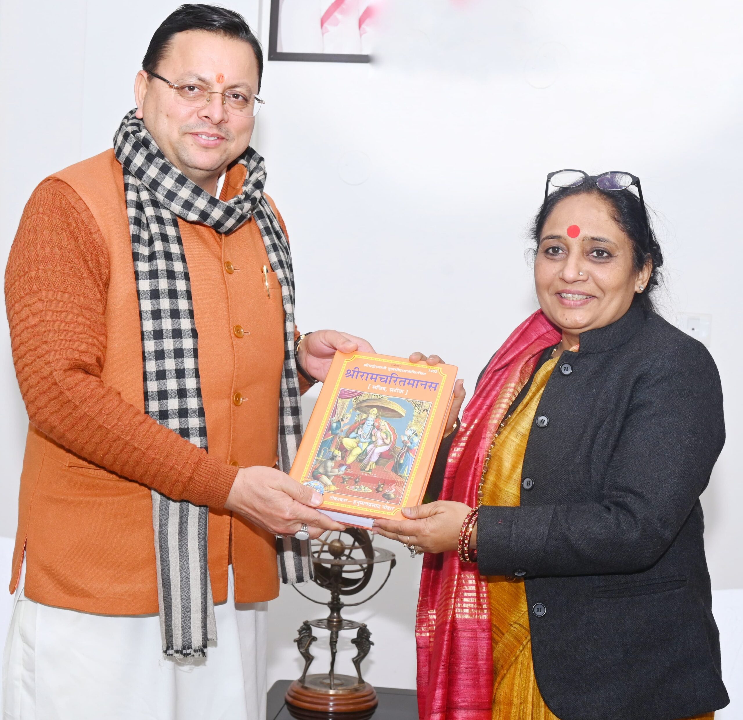 विधानसभा अध्यक्ष ने की मुख्यमंत्री धामी से शिष्टाचार भेंट