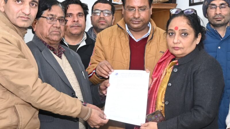 यूपीसीएल प्रतिनिधिमंडल ने विधानसभा अध्यक्ष को सौंपा ज्ञापन