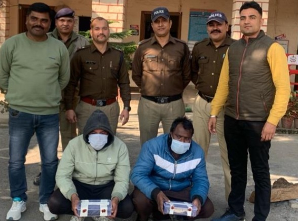 7 लाख रूपये कीमत की 1 किलो 390 ग्राम अवैध चरस के साथ 2 गिरफ्तार