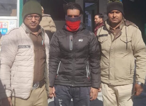 महिला को धमकी व छेड़छाड़ करने वाला पहुँचा सलाखों के पीछे
